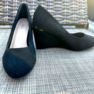 Ardene black wedge shoes